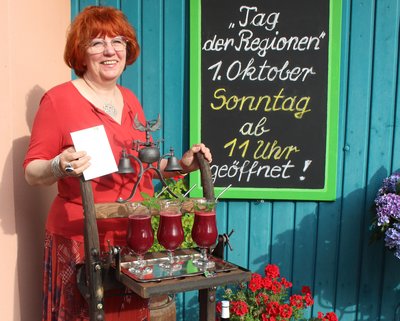 Ursula E. Duchrow-Buhr erwartet ihre Gäste zum Tag der Regionen am 1. Oktober im Holunderkontor. 