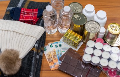 Für die Bevorratung mit Lebensmitteln und anderen Waren des täglichen Bedarfs sind die Bürgerinnen und Bürger auch im Fall eines Blackouts vorrangig selbst verantwortlich. 